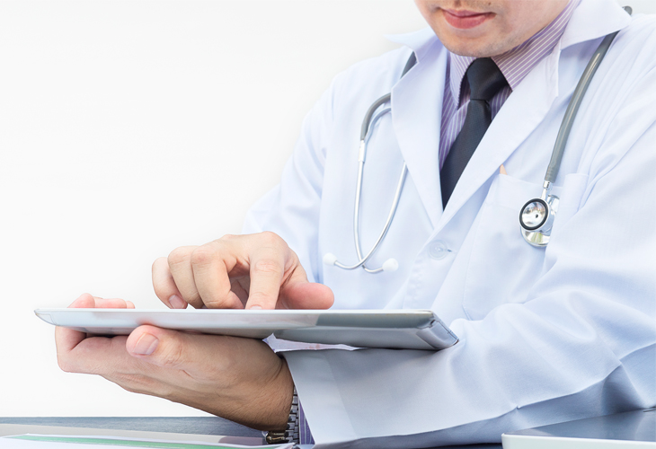 

Contamos con un equipo de médicos, enfermeras y personal logístico bilingüe con disponibilidad continua que se encarga del cuidado y manejo integral del paciente, en un entorno de infraestructura física con los más altos estándares de servicio, fusionando los servicios médicos con los hoteleros para garantizar una atención y experiencia única a nuestros pacientes.

